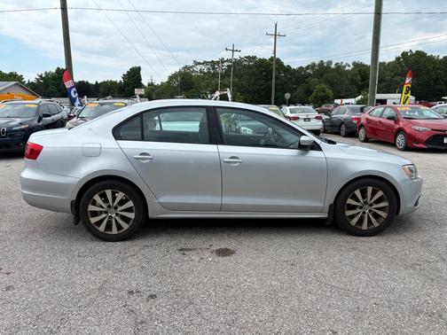Reflex Silver Metallic 2012 Volkswagen Jetta SE
