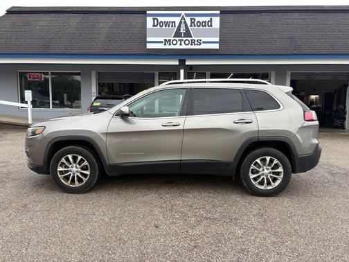 Light Brownstone Pearlcoat 2019 Jeep Cherokee Latitude