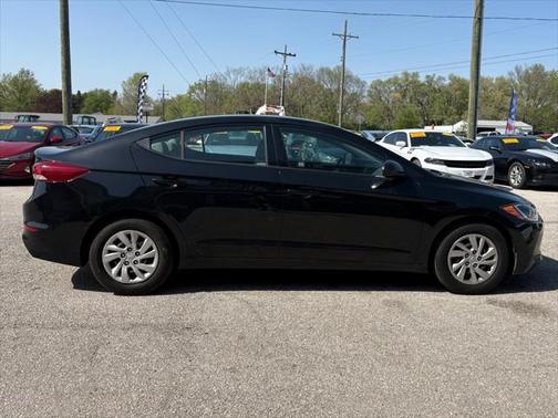 2018 Hyundai ELANTRA SE