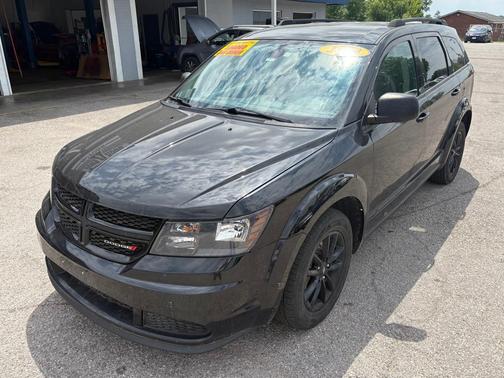 Pitch Black Clearcoat 2020 Dodge Journey SE Value