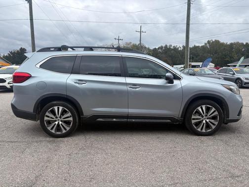 Ice Silver Metallic 2019 Subaru Ascent Limited 8-Passenger