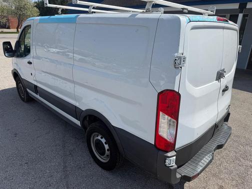 Oxford White 2017 Ford Transit-250 Base