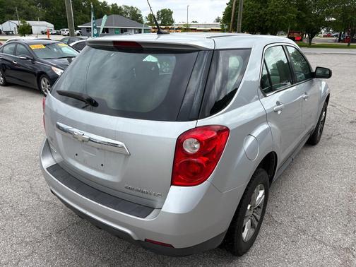 Silver Ice Metallic 2010 Chevrolet Equinox LS