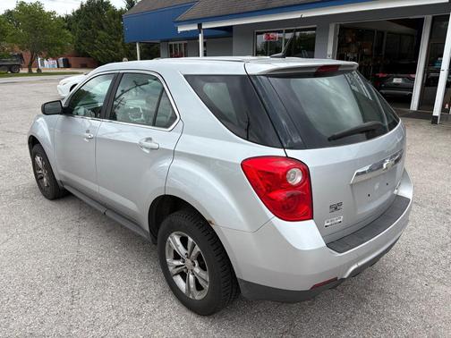 Silver Ice Metallic 2010 Chevrolet Equinox LS