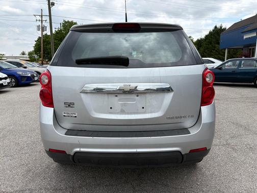 Silver Ice Metallic 2010 Chevrolet Equinox LS