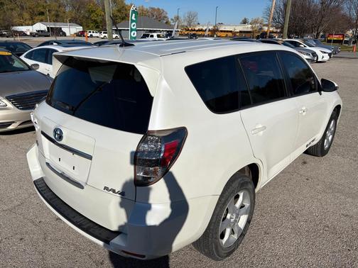 2013 Toyota RAV4 EV BASE