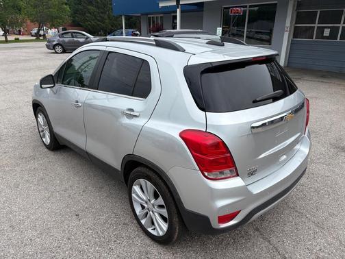 Silver Ice Metallic 2020 Chevrolet Trax Premier