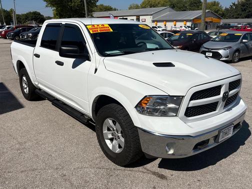 2016 RAM 1500 SLT