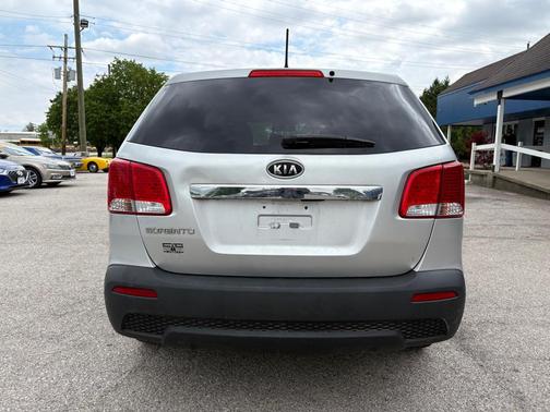 Bright Silver 2011 Kia Sorento Base