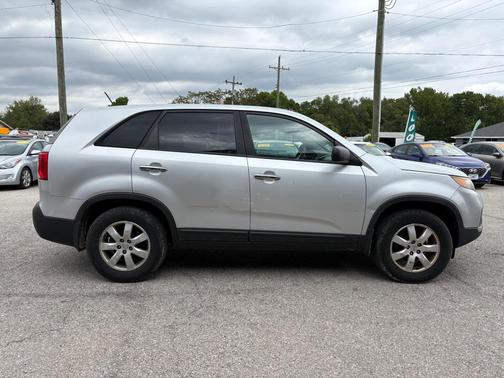 Bright Silver 2011 Kia Sorento Base