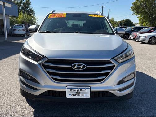 2017 Hyundai TUCSON SE