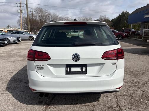 2016 Volkswagen Golf SportWagen TSI S 4-Door