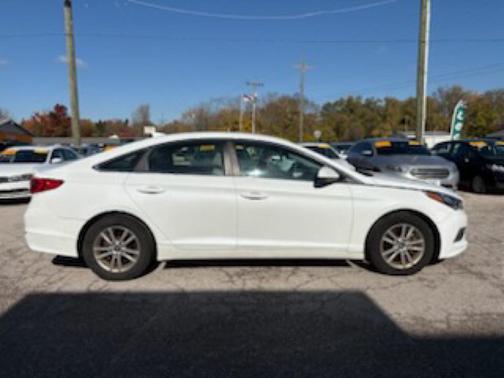 2017 Hyundai SONATA SE