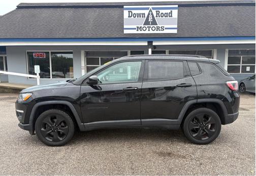 Diamond Black Crystal Pearlcoat 2019 Jeep Compass Latitude