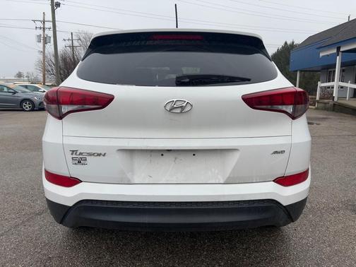 2017 Hyundai TUCSON SE