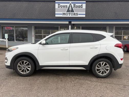 2017 Hyundai TUCSON SE