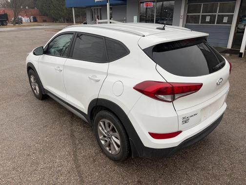 2017 Hyundai TUCSON SE