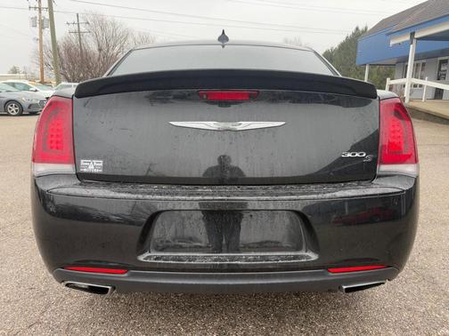 2018 Chrysler 300 S