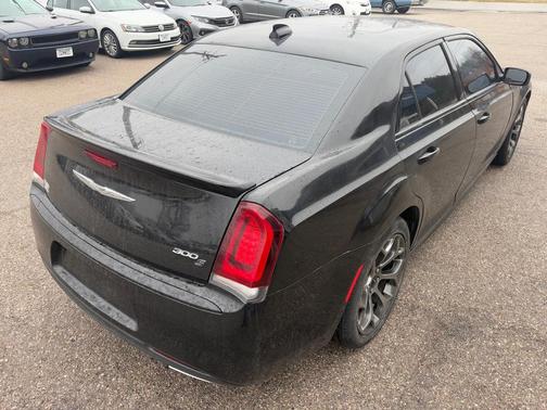 2018 Chrysler 300 S