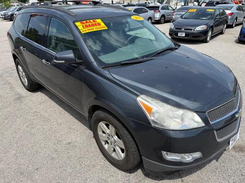 Cyber Gray Metallic 2011 Chevrolet Traverse LT