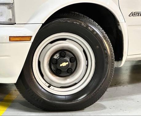 2000 Chevrolet Astro Base