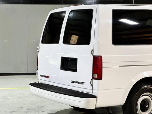 2000 Chevrolet Astro Base