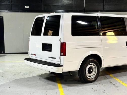 2000 Chevrolet Astro Base