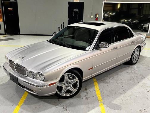 2005 Jaguar XJ Super V8