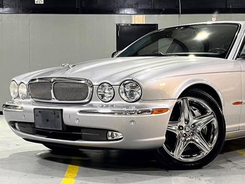 2005 Jaguar XJ Super V8