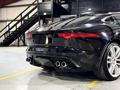 2017 Jaguar F-TYPE R
