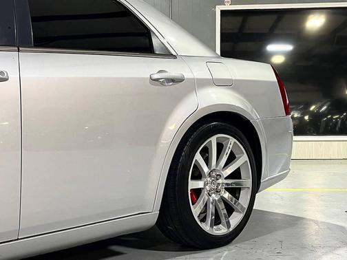 2009 Chrysler 300 SRT8