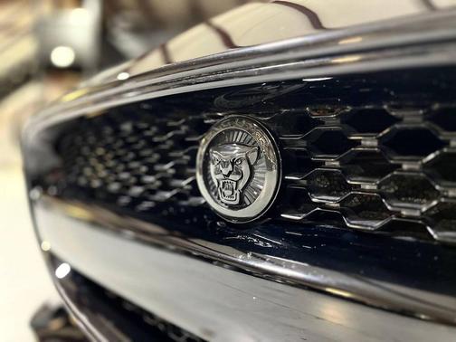 2015 Jaguar F-TYPE R