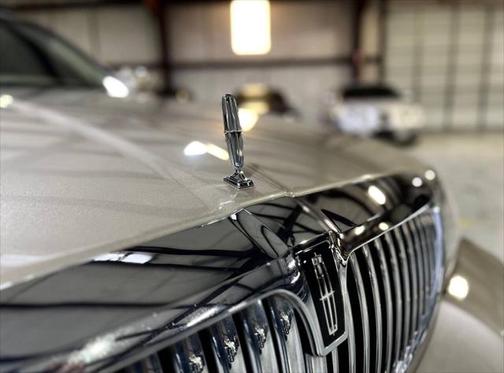 2011 Lincoln Town Car Signature