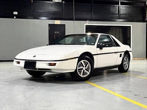 1987 Pontiac Fiero Base 2dr Coupe