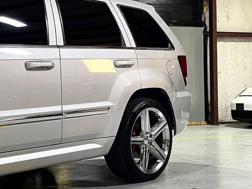 2010 Jeep Grand Cherokee SRT8