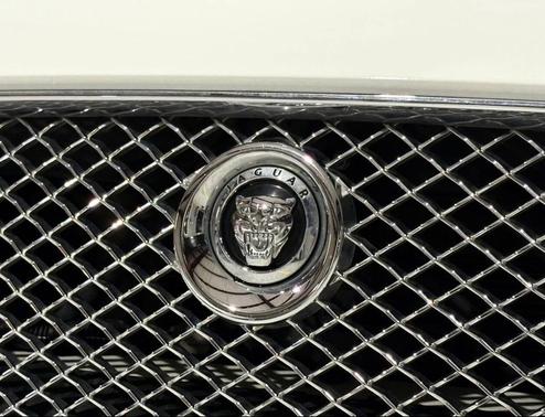 Polaris White 2012 Jaguar XJ Base