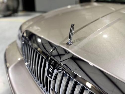 2011 Lincoln Town Car Signature