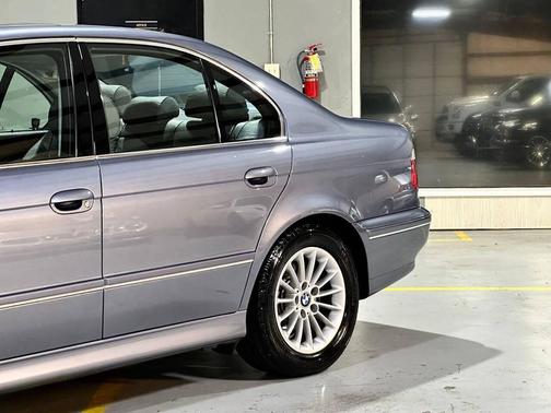 Blue 2003 BMW 540 i