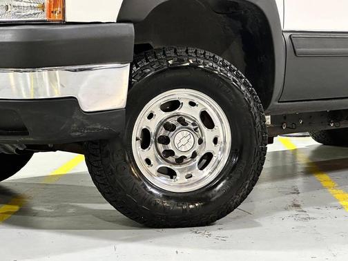 White 2007 Chevrolet Silverado 2500 LT1 H/D Crew Cab Classic