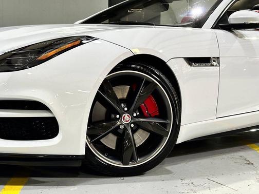 Fuji White 2018 Jaguar F-TYPE R