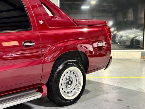 Red E 2004 Cadillac Escalade EXT Base