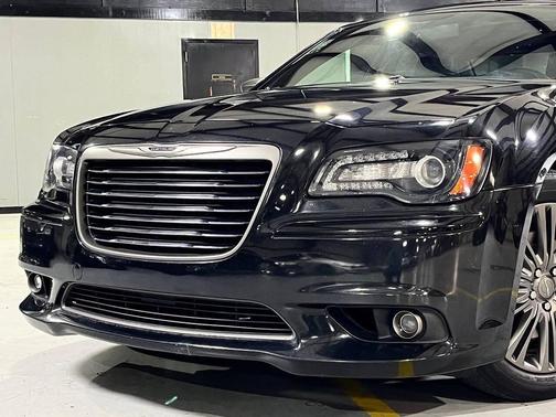 2014 Chrysler 300C John Varvatos Luxury