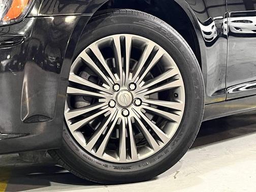 2014 Chrysler 300C John Varvatos Luxury