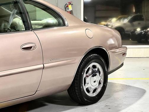 1995 Buick Riviera Supercharged 2dr Coupe