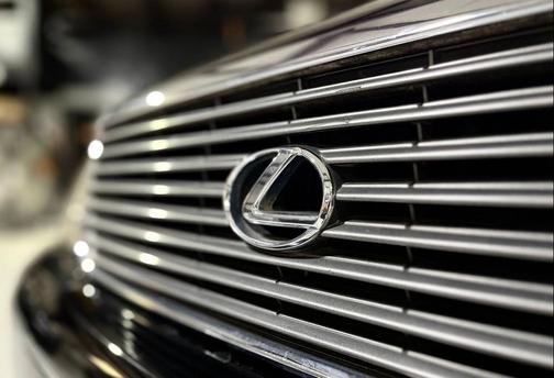 2000 Lexus LS 400 Base 4dr Sedan