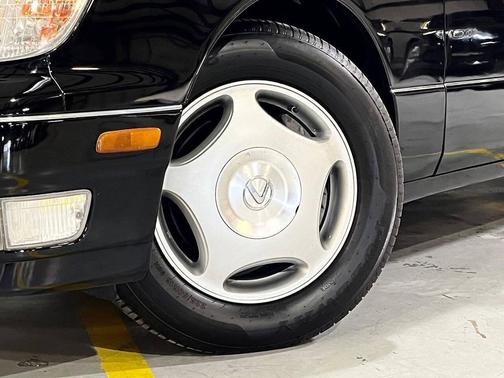 2000 Lexus LS 400 Base 4dr Sedan