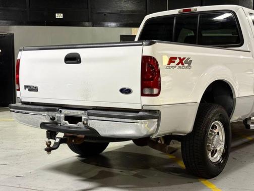 Oxford White/Silver Metallic 2003 Ford F-250 Lariat