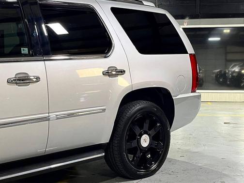 2010 Cadillac Escalade Luxury