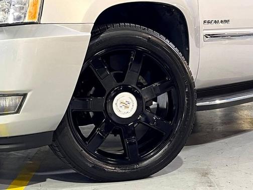 2010 Cadillac Escalade Luxury