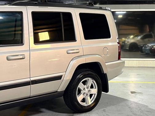 2007 Jeep Commander Sport